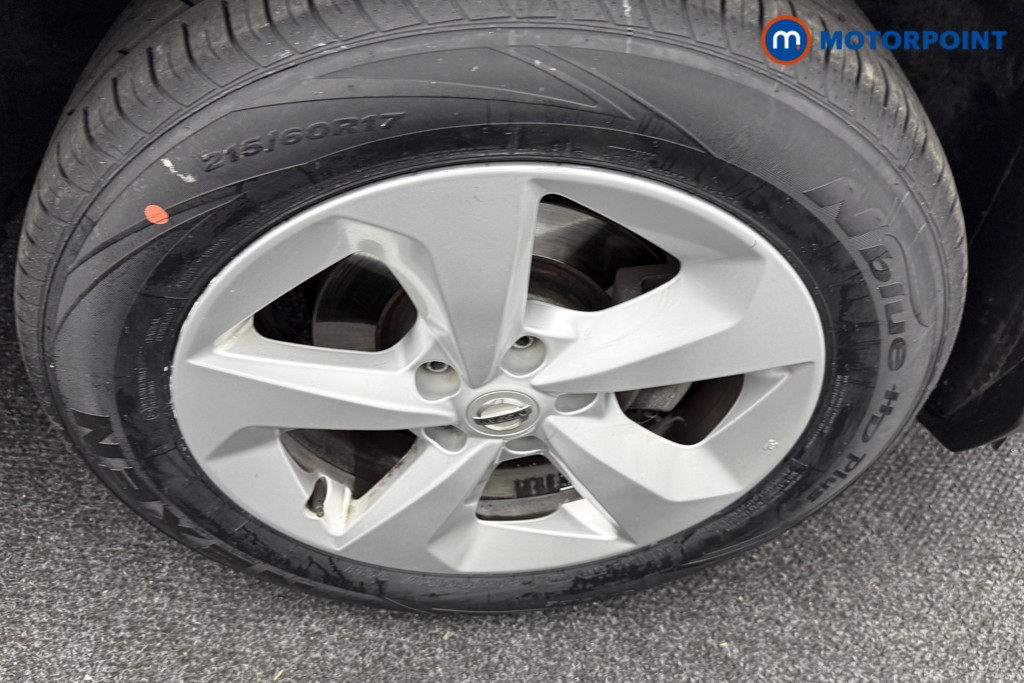 Nissan Qashqai Acenta Premium Manual Petrol SUV - Stock Number (1541269) - 32nd supplementary image