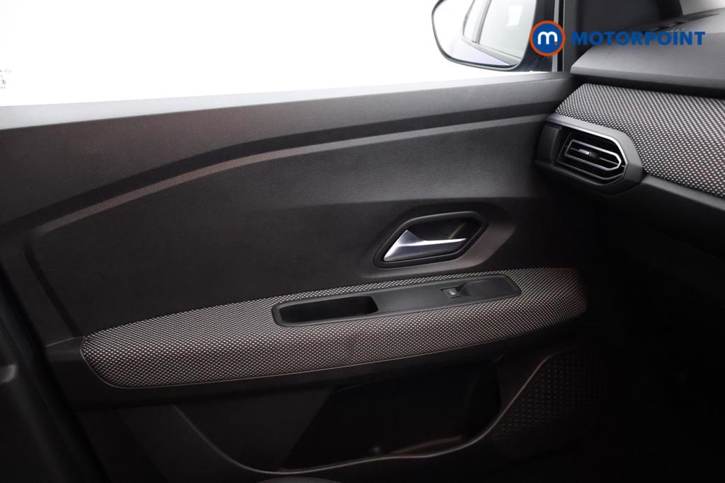Dacia Sandero Comfort Manual Petrol Hatchback - Stock Number (1541501) - 8th supplementary image