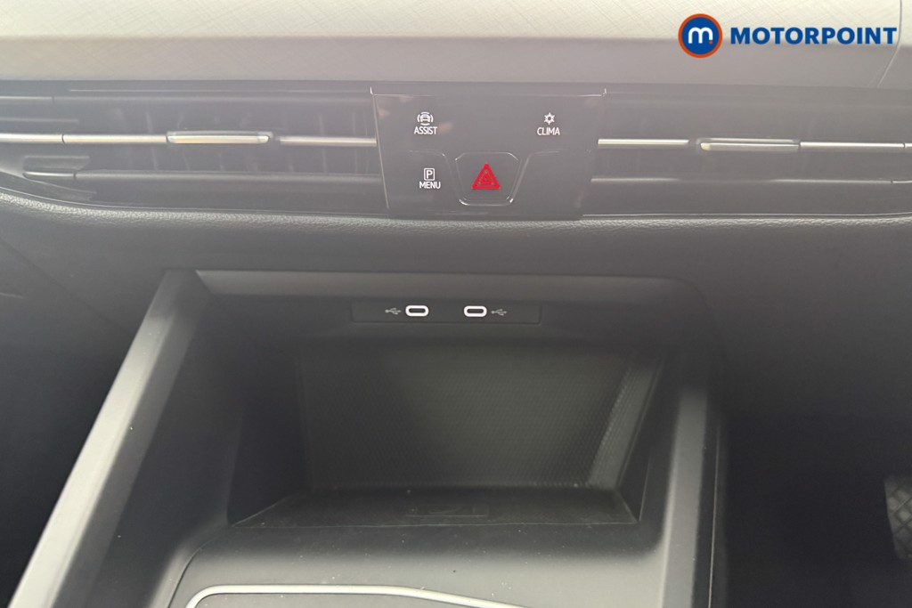 Volkswagen Golf Life Automatic Diesel Hatchback - Stock Number (1527928) - 4th supplementary image