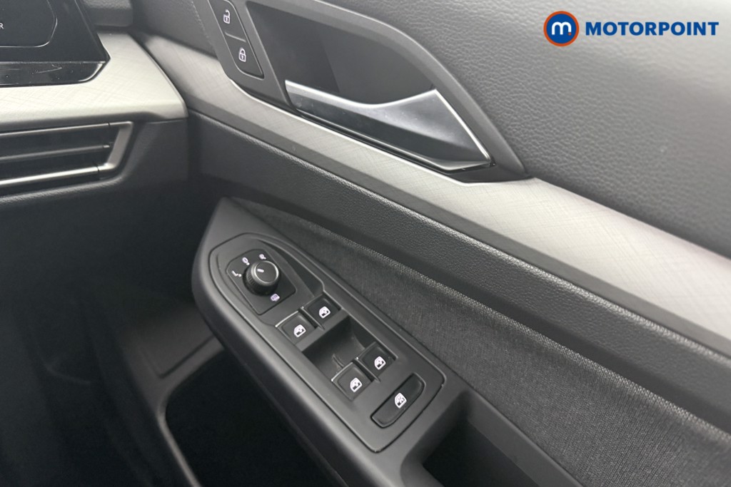 Volkswagen Golf Life Automatic Diesel Hatchback - Stock Number (1527928) - 12th supplementary image