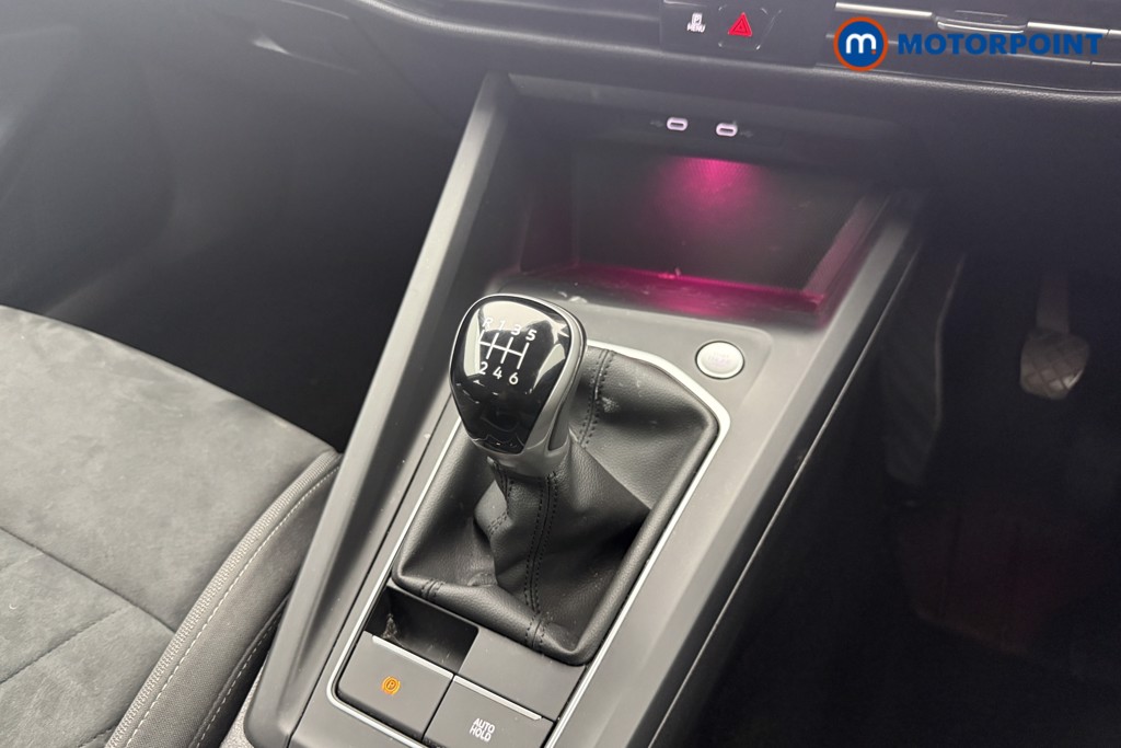 Volkswagen Golf Style Manual Petrol Hatchback - Stock Number (1530404) - 5th supplementary image