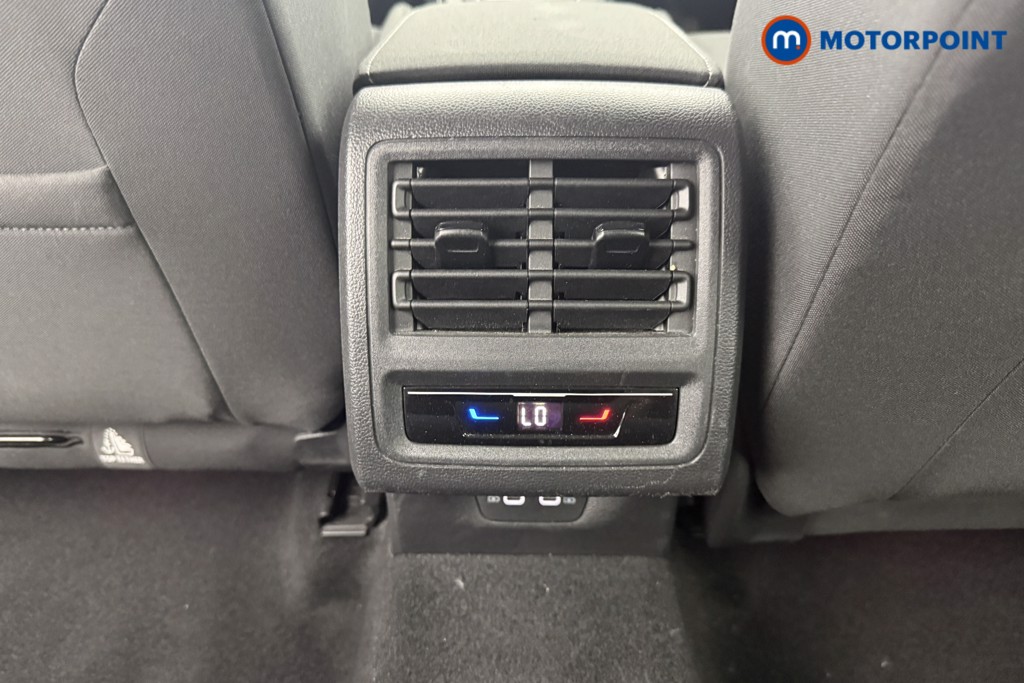 Volkswagen Golf Style Manual Petrol Hatchback - Stock Number (1530404) - 21st supplementary image