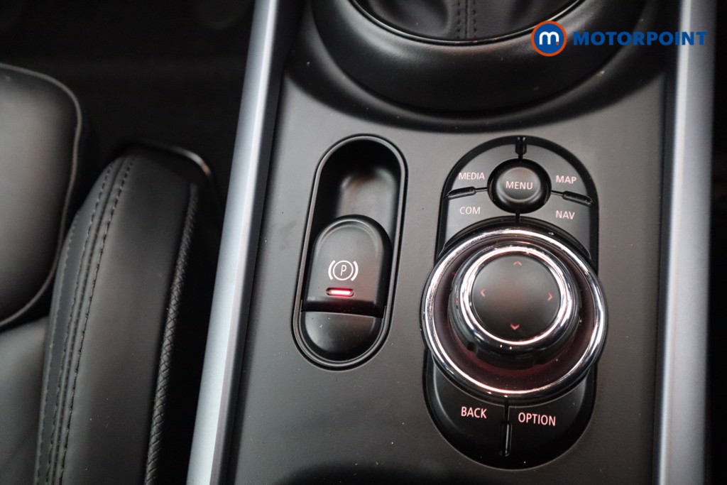 Mini Clubman Cooper Exclusive Automatic Petrol Estate - Stock Number (1533735) - 12th supplementary image