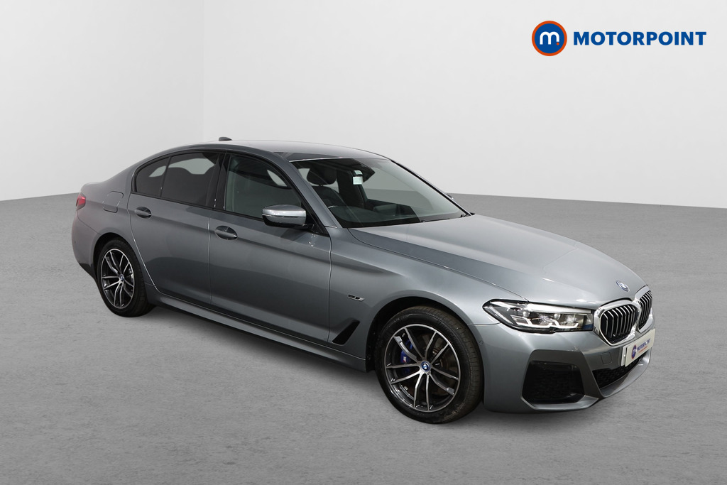 BMW 5 Series M Sport Automatic Petrol Plug-In Hybrid Saloon - Stock Number (1533829) - Drivers side front corner