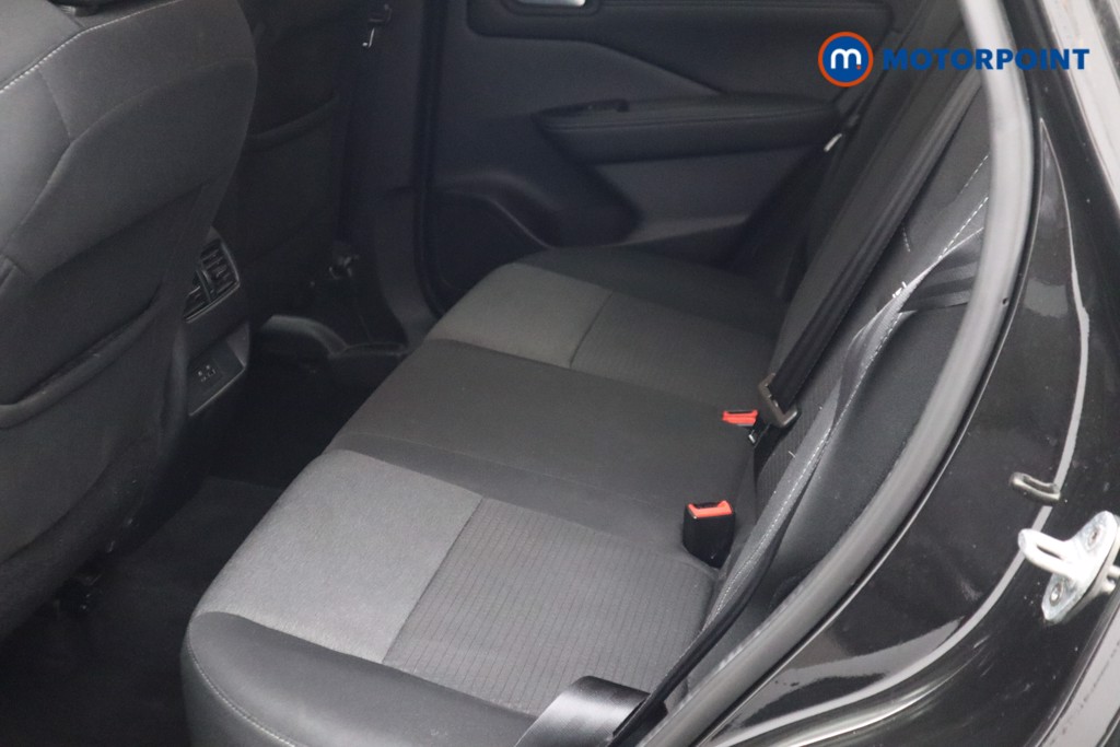 Nissan Qashqai N-Connecta Manual Petrol SUV - Stock Number (1535904) - 2nd supplementary image