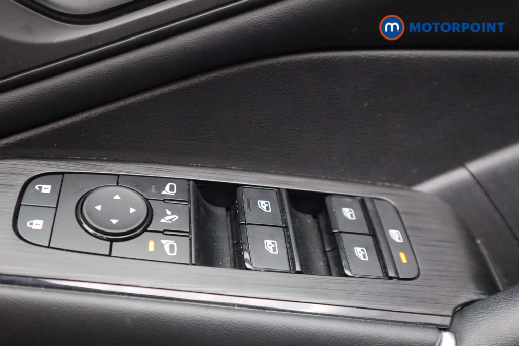 Nissan Qashqai N-Connecta Manual Petrol SUV - Stock Number (1535904) - 17th supplementary image