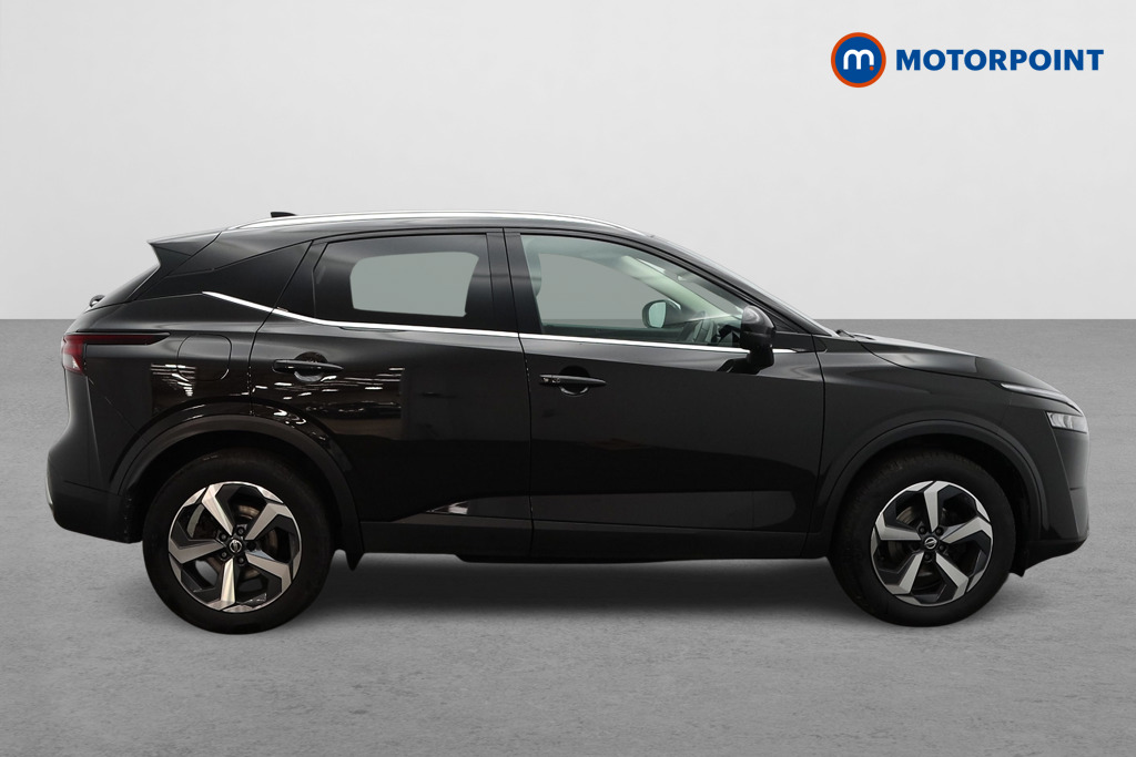 Nissan Qashqai N-Connecta Manual Petrol SUV - Stock Number (1535904) - Drivers side
