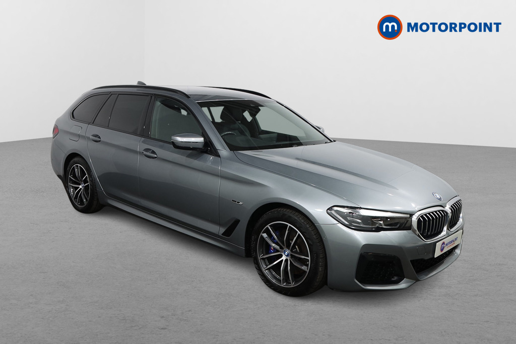 BMW 5 Series M Sport Automatic Petrol Plug-In Hybrid Estate - Stock Number (1536115) - Drivers side front corner