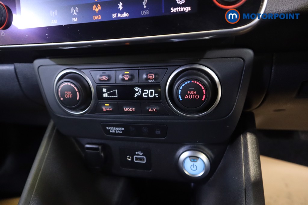 Nissan Leaf Acenta Automatic Electric Hatchback - Stock Number (1537030) - 4th supplementary image