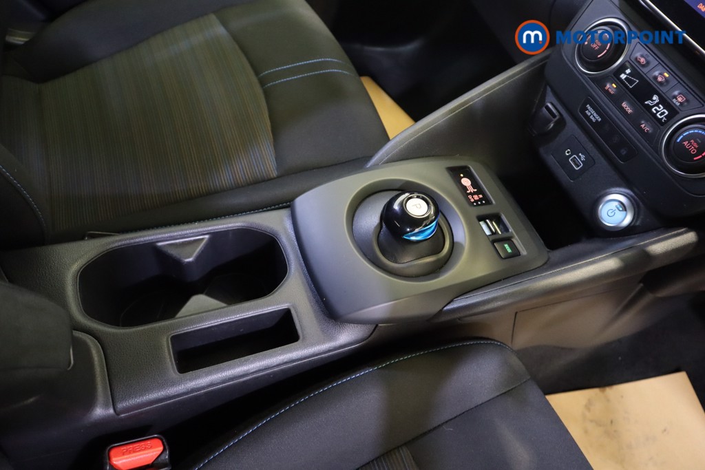 Nissan Leaf Acenta Automatic Electric Hatchback - Stock Number (1537030) - 5th supplementary image