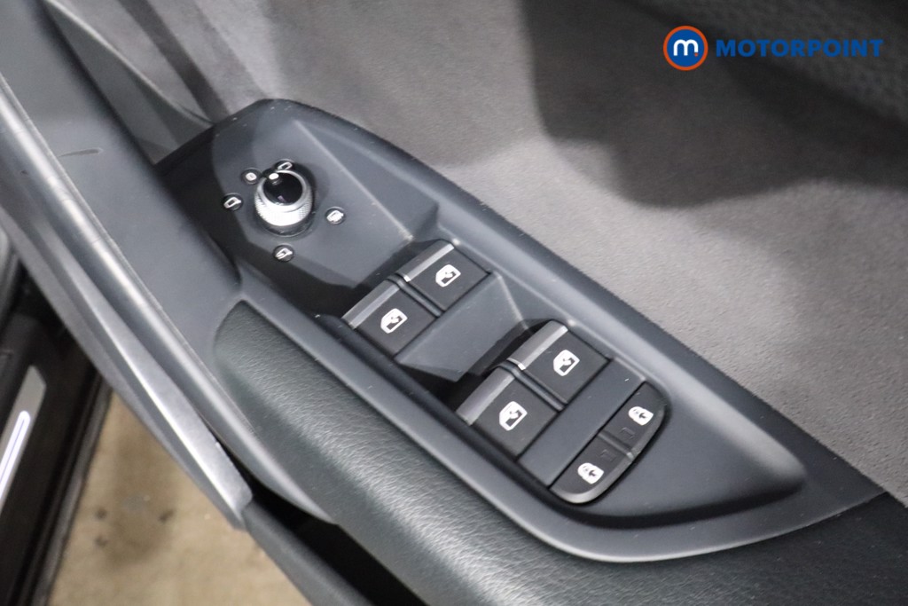 Audi Q5 S Line Automatic Petrol Plug-In Hybrid SUV - Stock Number (1537732) - 23rd supplementary image