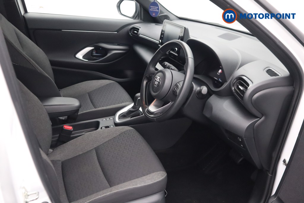 Toyota Yaris Cross Design Automatic Petrol-Electric Hybrid Estate - Stock Number (1538134) - 3rd supplementary image