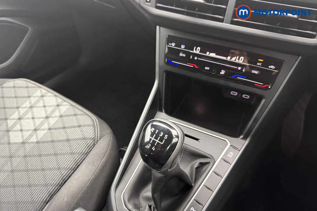 Volkswagen Polo R-Line Manual Petrol Hatchback - Stock Number (1538344) - 5th supplementary image