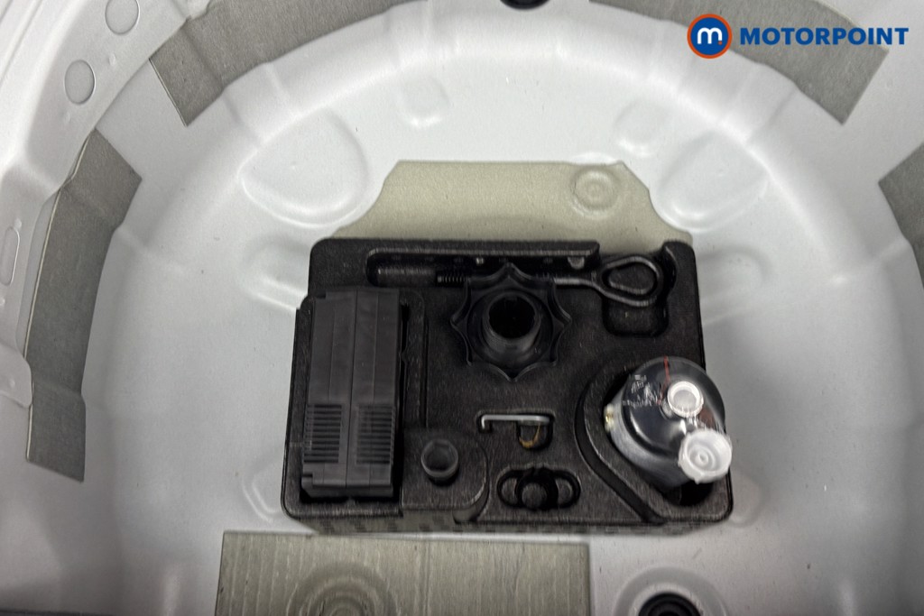 Volkswagen Polo R-Line Manual Petrol Hatchback - Stock Number (1538344) - 25th supplementary image