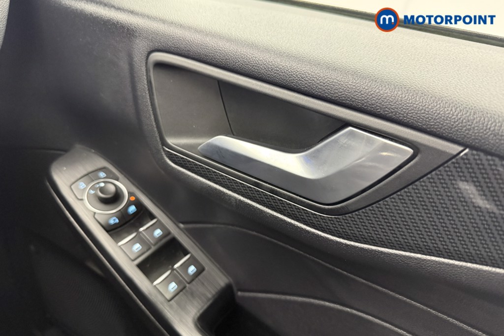 Ford Kuga St-Line Edition Manual Petrol SUV - Stock Number (1538634) - 15th supplementary image