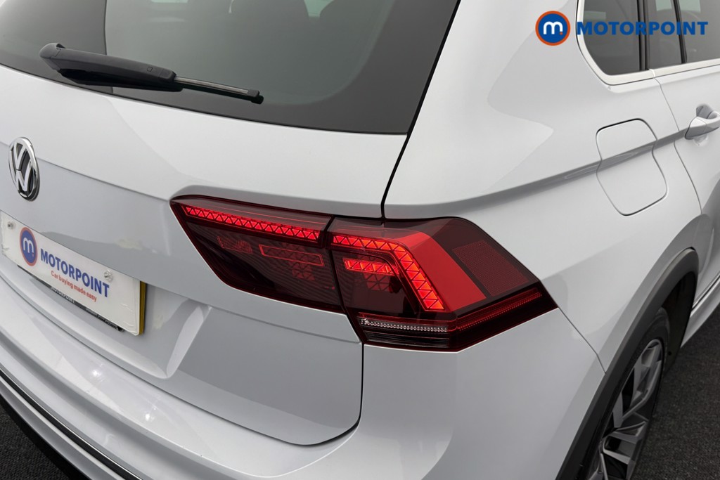 Volkswagen Tiguan R-Line Automatic Diesel SUV - Stock Number (1539004) - 26th supplementary image