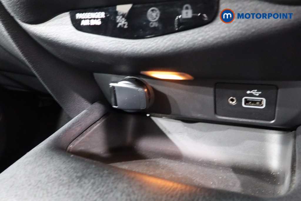 Nissan Juke N-Connecta Automatic Petrol SUV - Stock Number (1539335) - 18th supplementary image