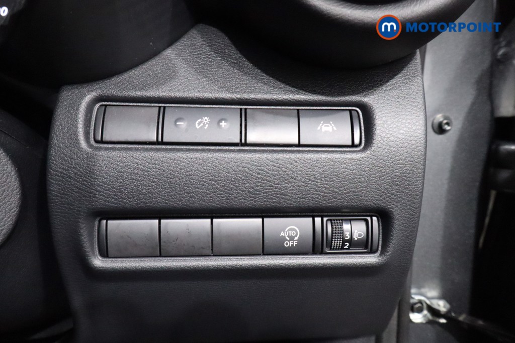 Nissan Juke N-Connecta Automatic Petrol SUV - Stock Number (1539335) - 22nd supplementary image