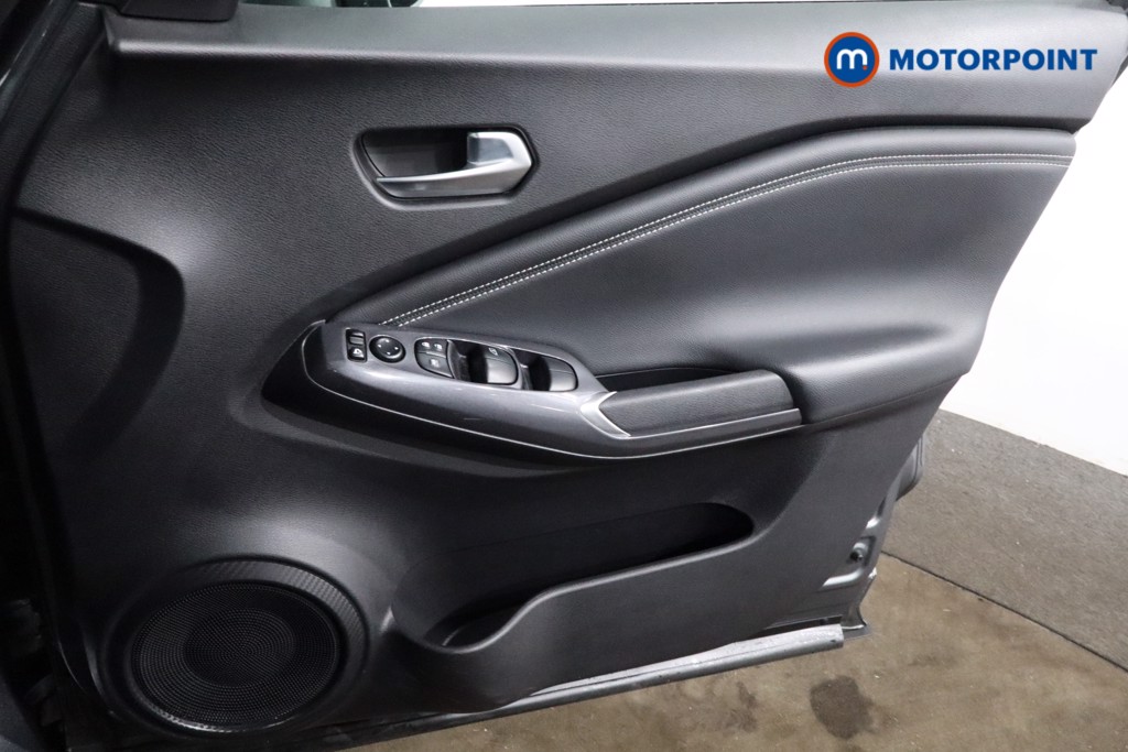 Nissan Juke N-Connecta Automatic Petrol SUV - Stock Number (1539335) - 23rd supplementary image