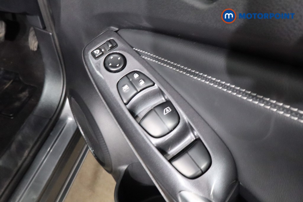 Nissan Juke N-Connecta Automatic Petrol SUV - Stock Number (1539335) - 24th supplementary image