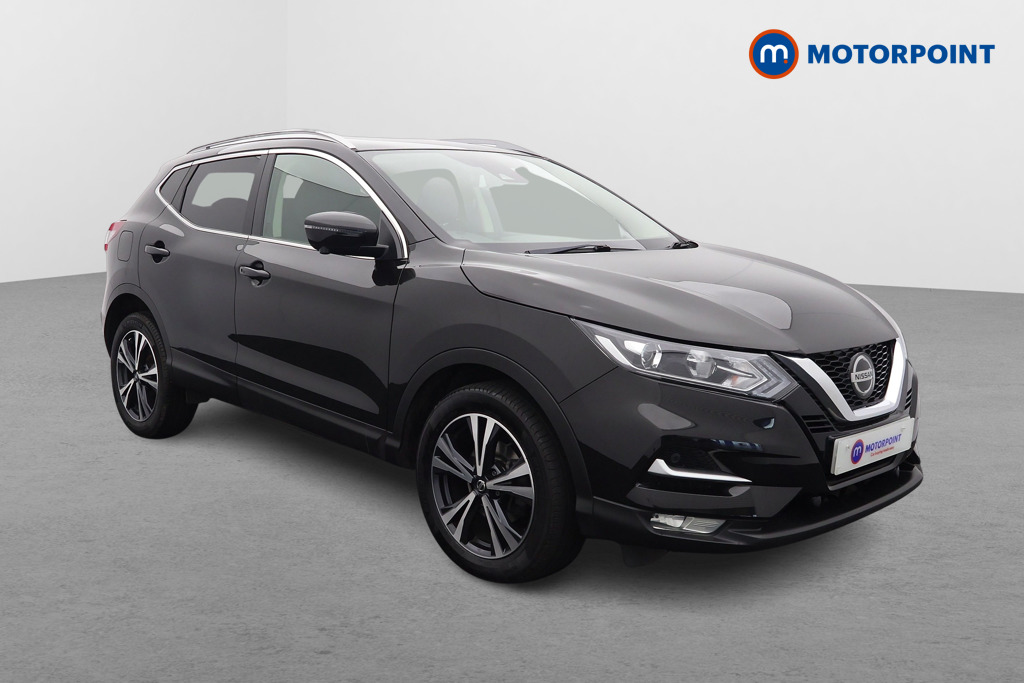 Nissan Qashqai N-Connecta Automatic Petrol SUV - Stock Number (1539432) - Drivers side front corner