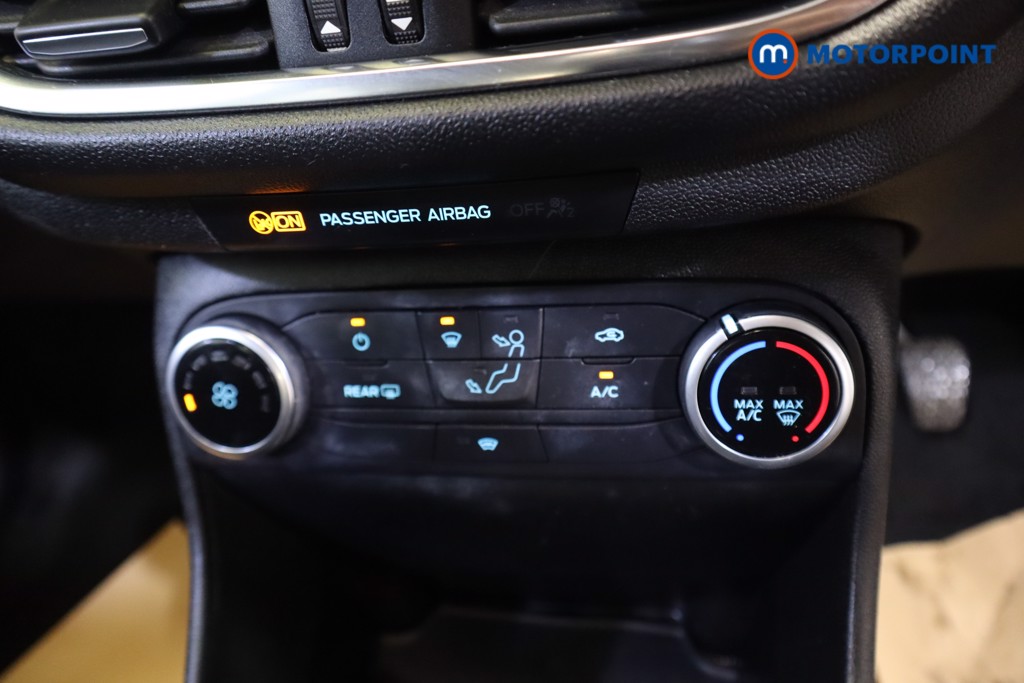 Ford Fiesta Zetec Manual Petrol Hatchback - Stock Number (1540592) - 4th supplementary image