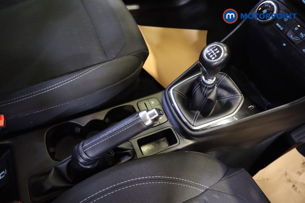 Ford Fiesta Zetec Manual Petrol Hatchback - Stock Number (1540592) - 5th supplementary image
