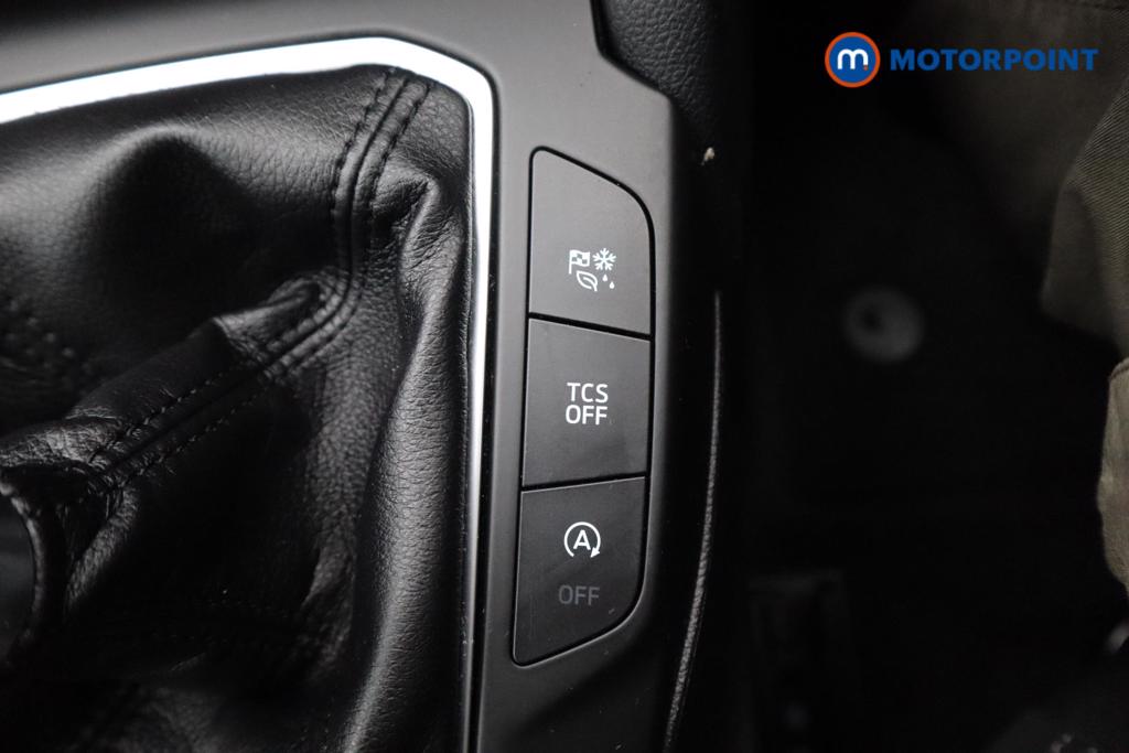 Ford Focus Titanium Manual Petrol Hatchback - Stock Number (1540755) - 14th supplementary image