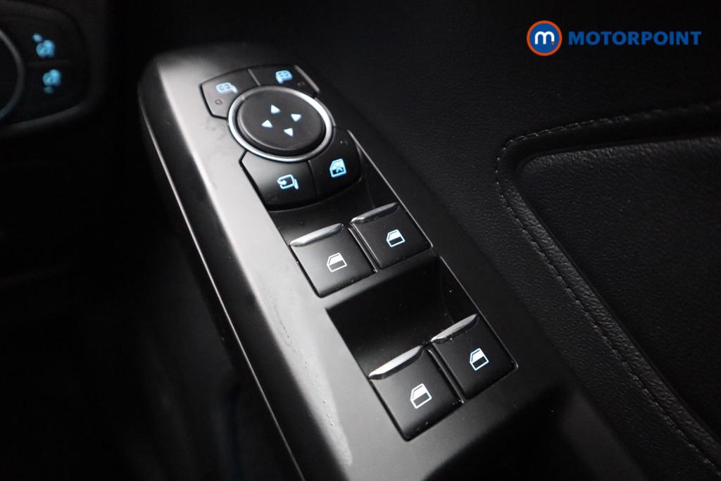 Ford Focus Titanium Manual Petrol Hatchback - Stock Number (1540755) - 17th supplementary image