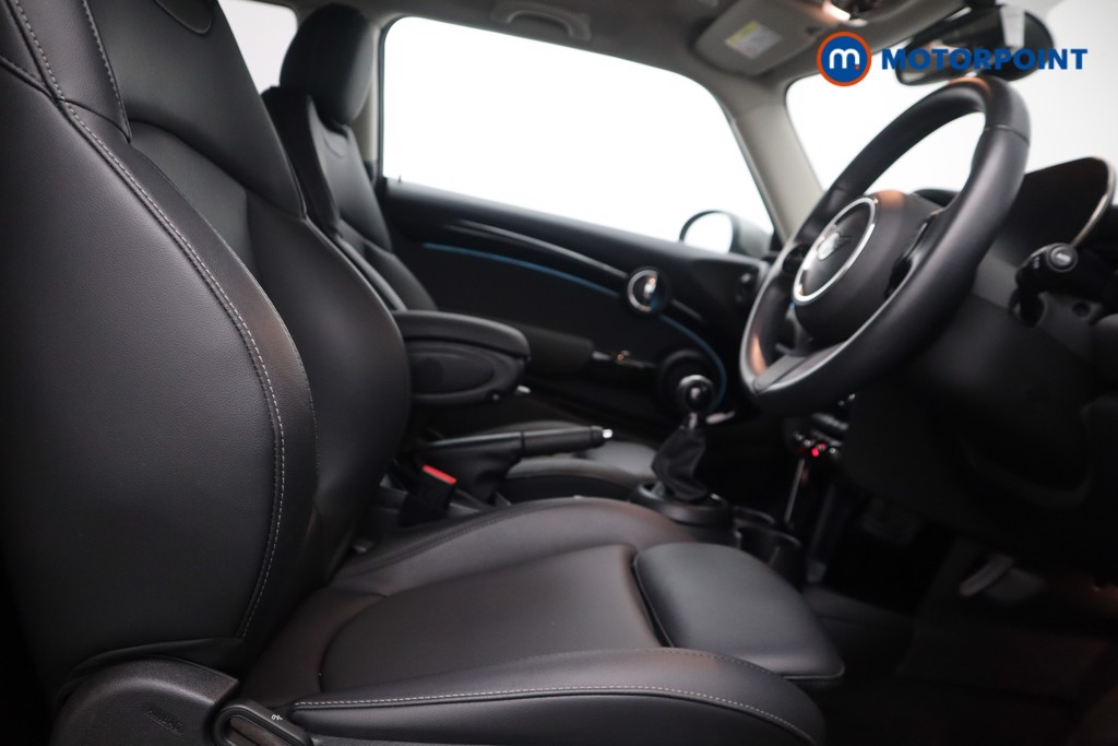 Mini Hatchback Cooper Classic Manual Petrol Hatchback - Stock Number (1540821) - 7th supplementary image