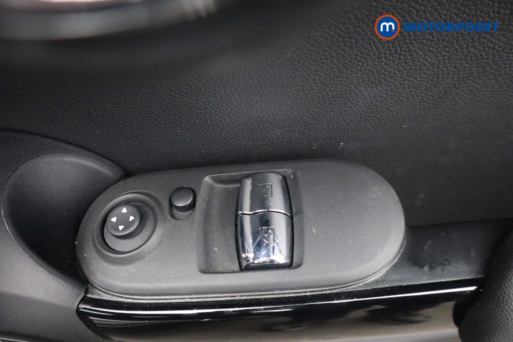 Mini Hatchback Cooper Classic Manual Petrol Hatchback - Stock Number (1540821) - 18th supplementary image