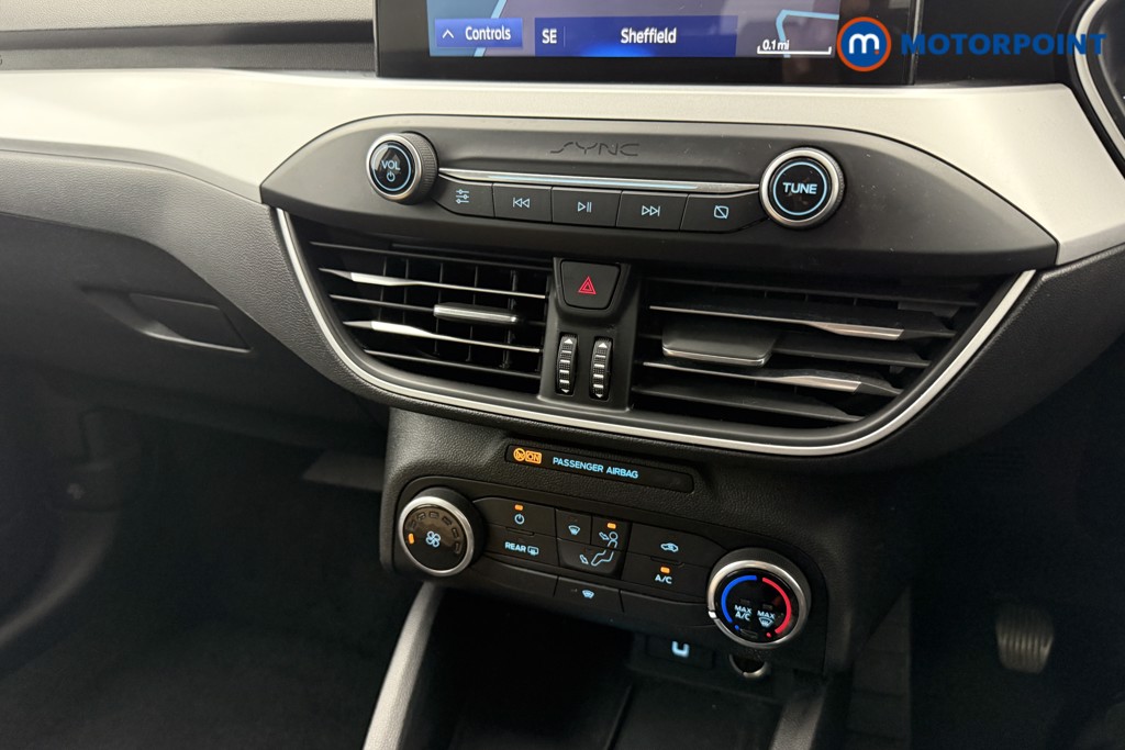 Ford Focus Zetec Manual Petrol Hatchback - Stock Number (1541173) - 4th supplementary image