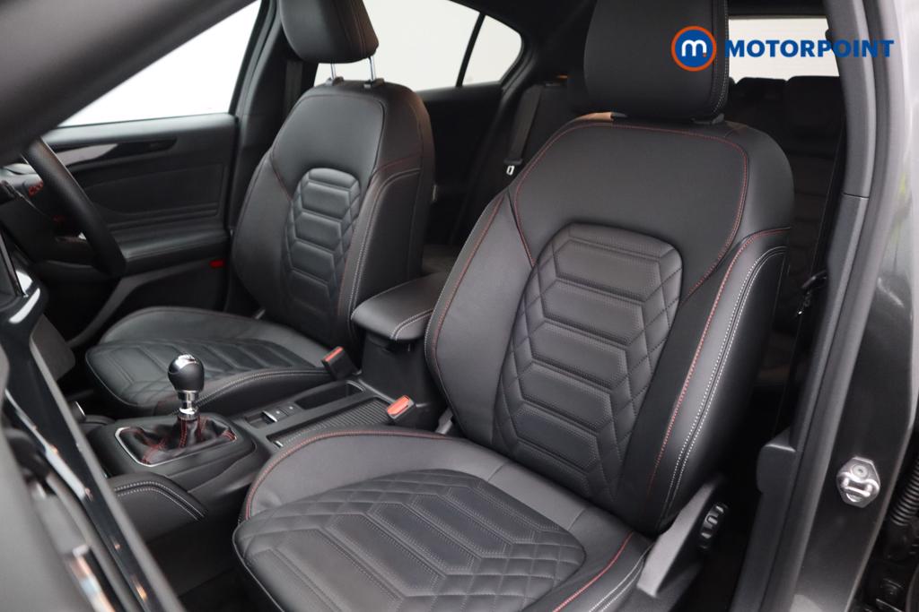 Ford Focus St-Line Vignale Manual Petrol-Electric Hybrid Hatchback - Stock Number (1541462) - 3rd supplementary image