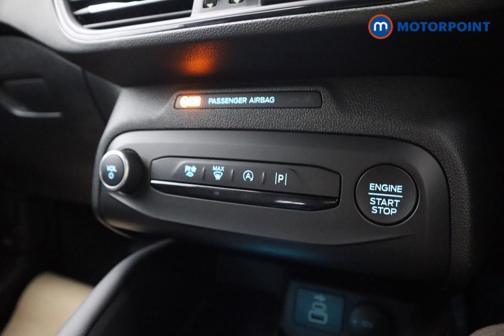 Ford Focus St-Line Vignale Manual Petrol-Electric Hybrid Hatchback - Stock Number (1541462) - 13th supplementary image