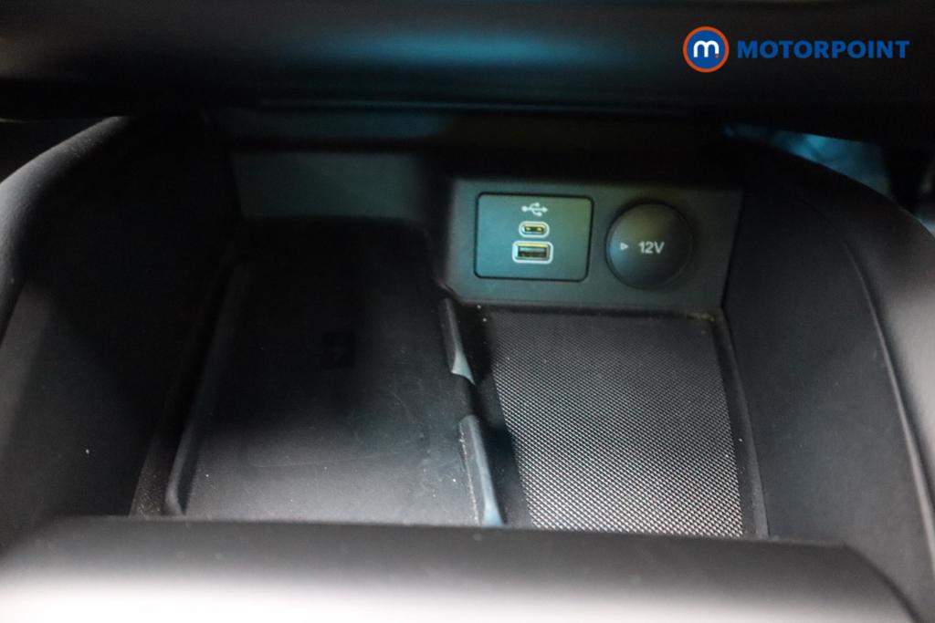 Ford Focus St-Line Vignale Manual Petrol-Electric Hybrid Hatchback - Stock Number (1541462) - 14th supplementary image