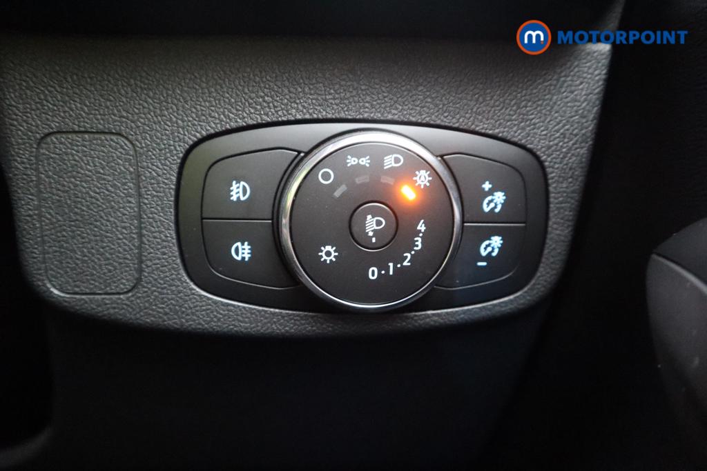 Ford Focus St-Line Vignale Manual Petrol-Electric Hybrid Hatchback - Stock Number (1541462) - 16th supplementary image