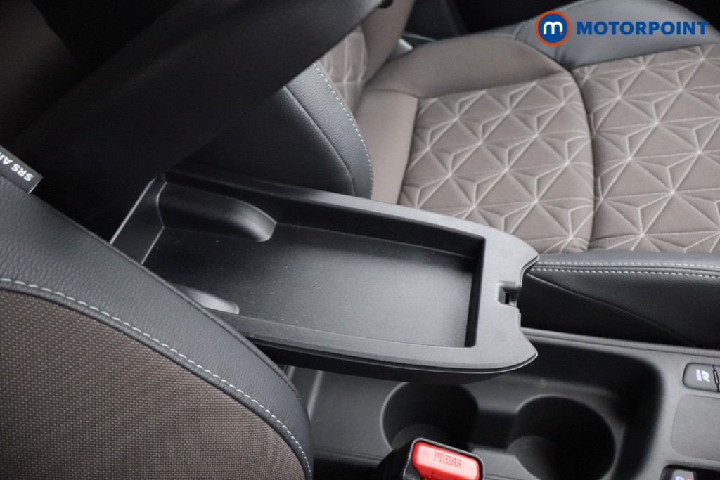 Toyota Yaris Cross Excel Automatic Petrol-Electric Hybrid Estate - Stock Number (1541549) - 8th supplementary image