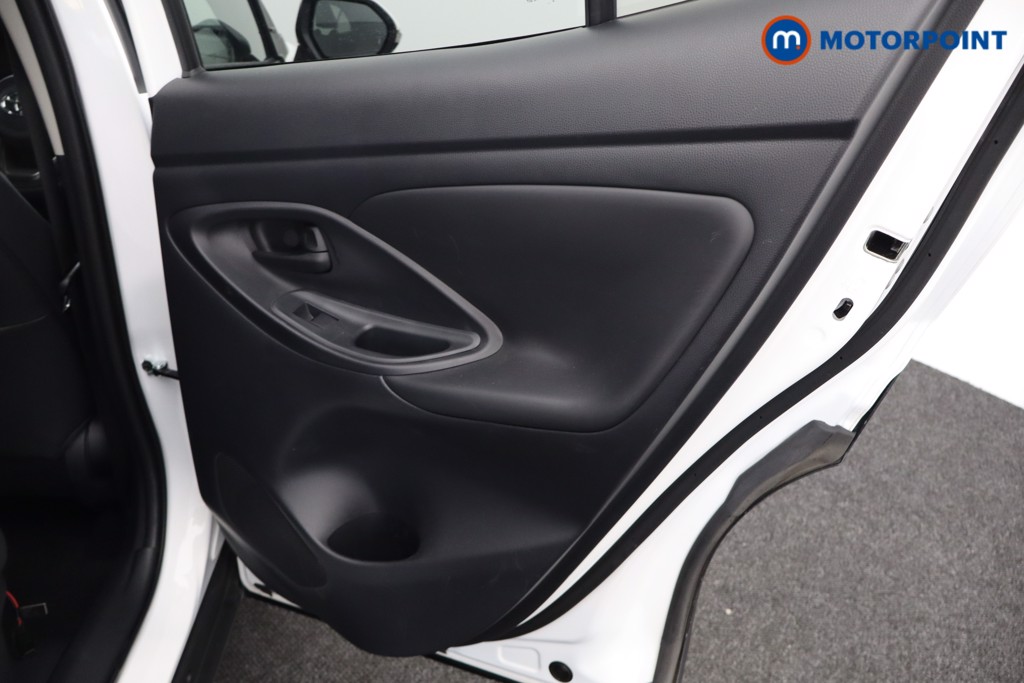 Toyota Yaris Cross Excel Automatic Petrol-Electric Hybrid Estate - Stock Number (1541549) - 16th supplementary image