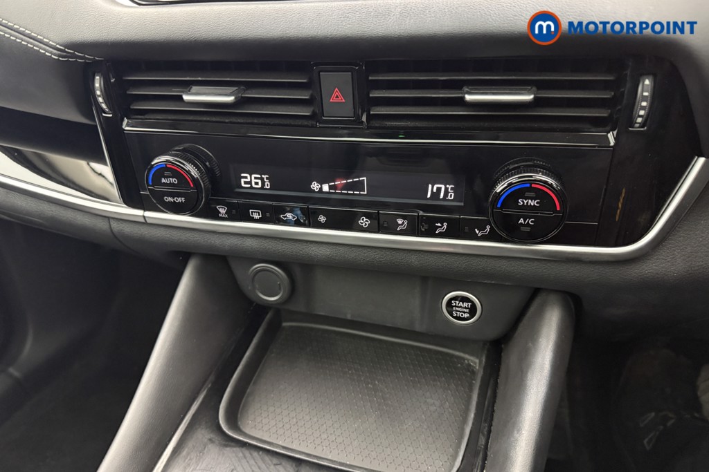 Nissan Qashqai N-Connecta Automatic Petrol SUV - Stock Number (1541983) - 4th supplementary image