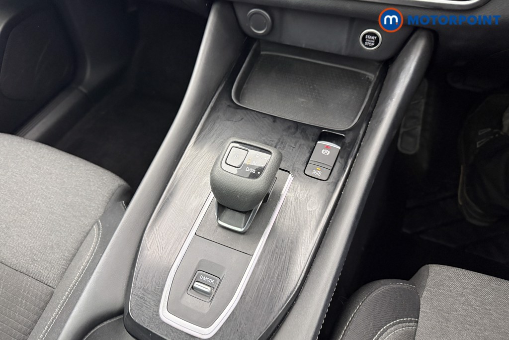 Nissan Qashqai N-Connecta Automatic Petrol SUV - Stock Number (1541983) - 5th supplementary image