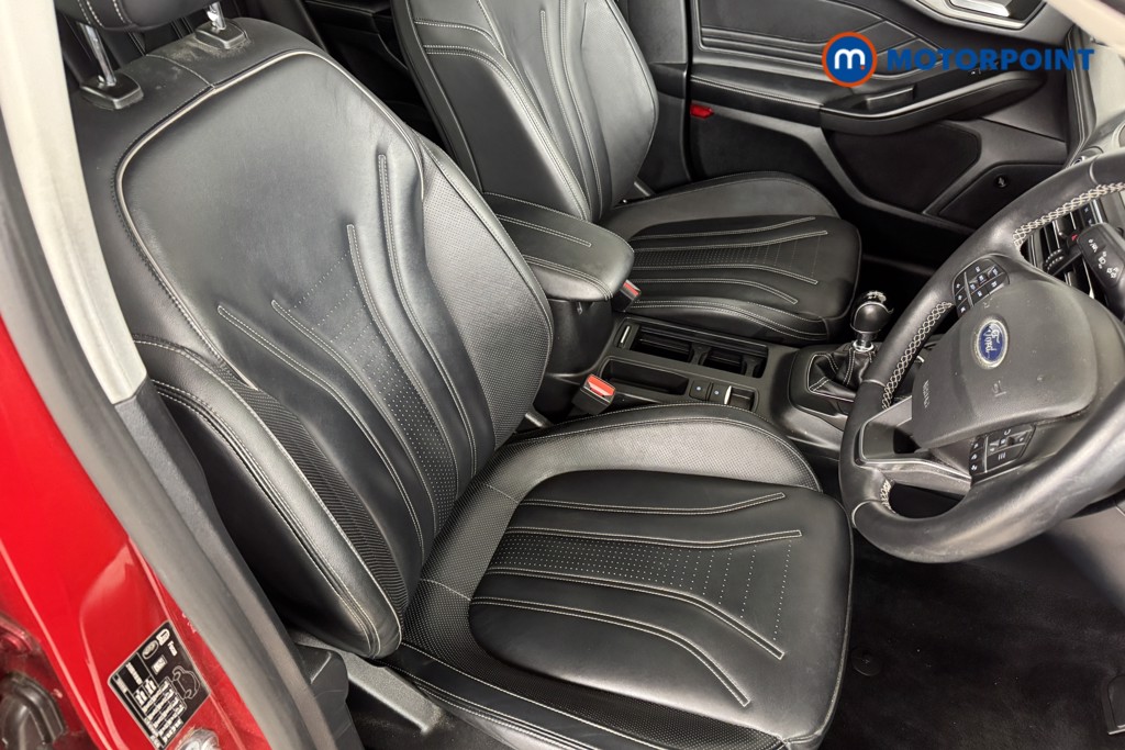 Ford Focus Active X Vignale Edition Manual Petrol-Electric Hybrid Estate - Stock Number (1524325) - 5th supplementary image