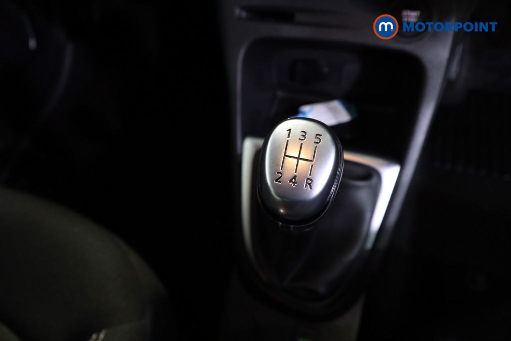 Renault Captur Iconic Manual Petrol SUV - Stock Number (1532468) - 8th supplementary image