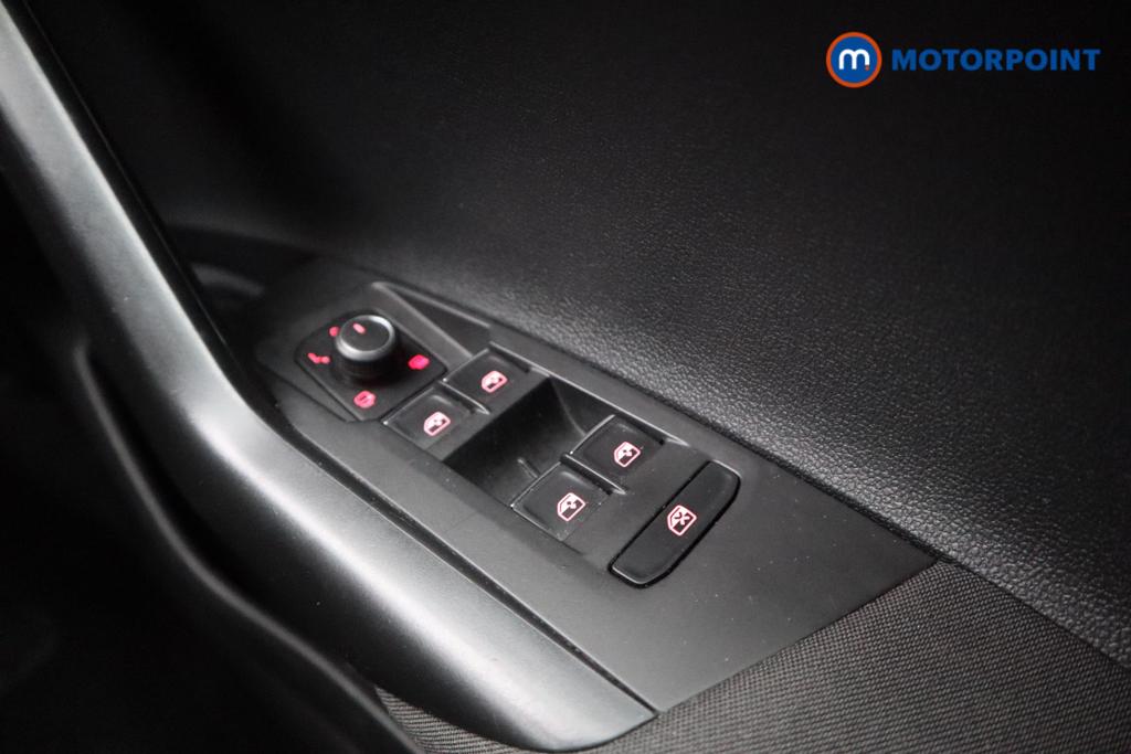 Volkswagen Polo R-Line Manual Petrol Hatchback - Stock Number (1534563) - 16th supplementary image