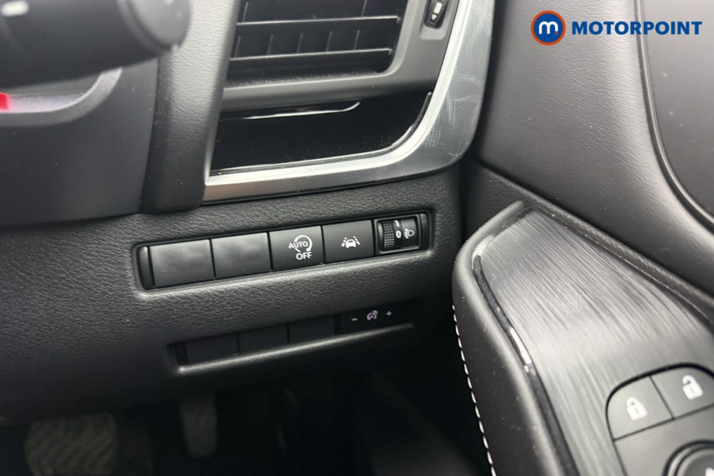 Nissan Qashqai N-Connecta Automatic Petrol SUV - Stock Number (1536407) - 10th supplementary image