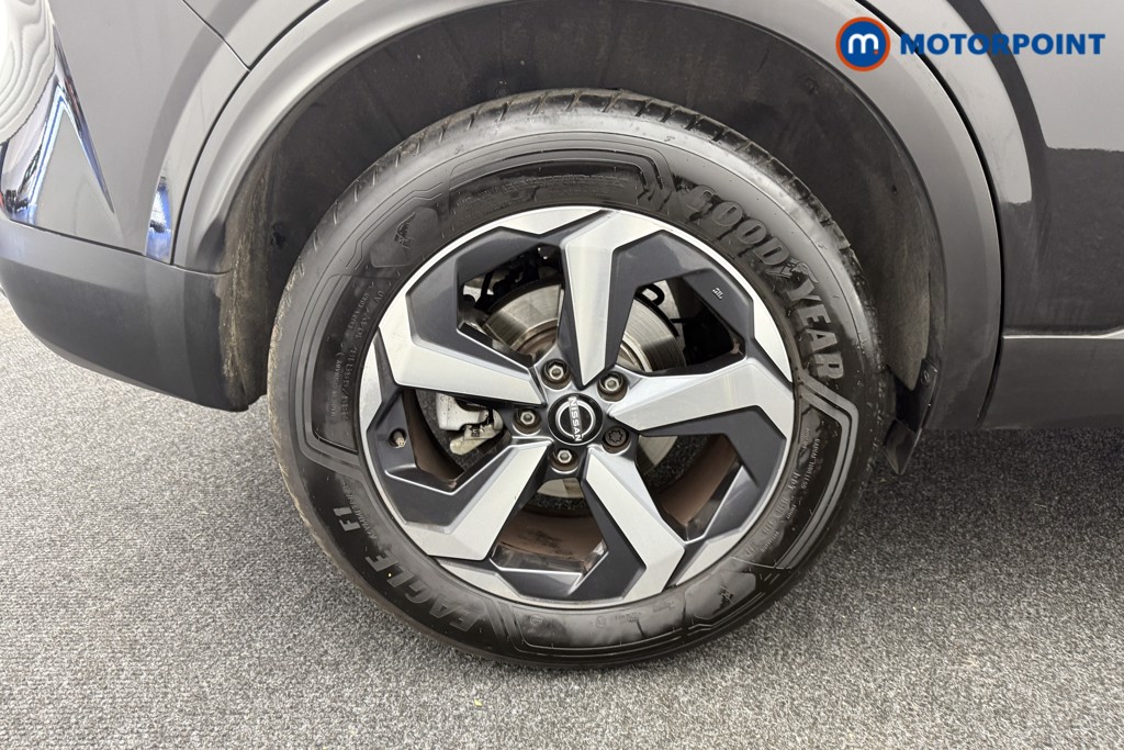 Nissan Qashqai N-Connecta Automatic Petrol SUV - Stock Number (1536407) - 32nd supplementary image