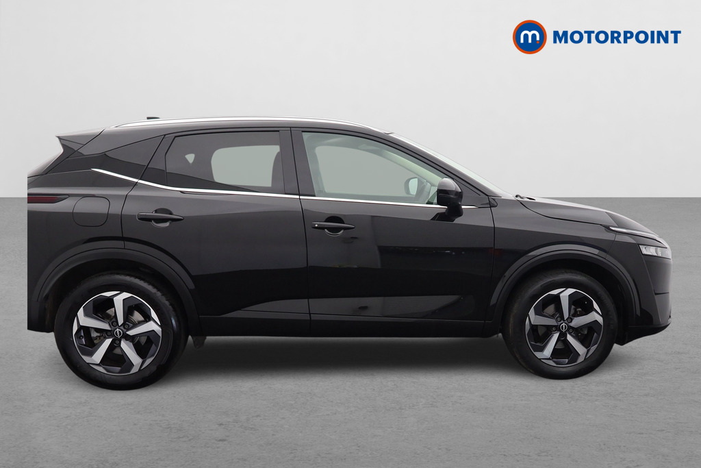Nissan Qashqai N-Connecta Automatic Petrol SUV - Stock Number (1536407) - Drivers side