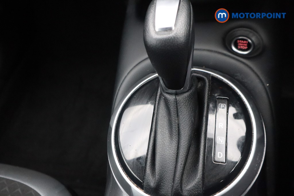 Nissan Juke N-Connecta Automatic Petrol SUV - Stock Number (1537823) - 10th supplementary image