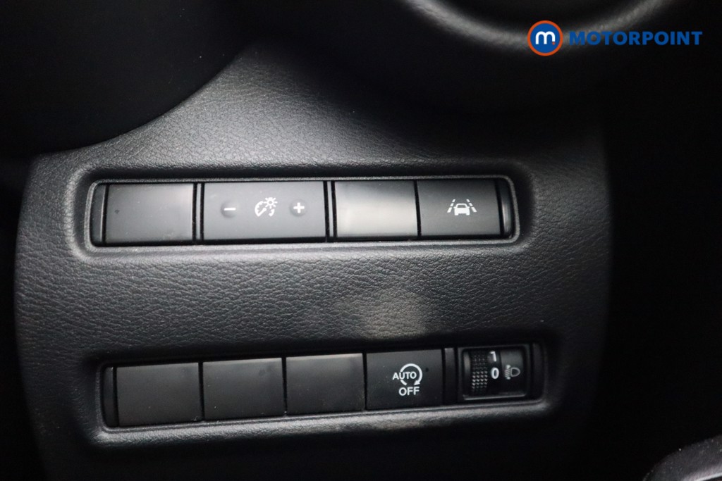 Nissan Juke N-Connecta Automatic Petrol SUV - Stock Number (1537823) - 14th supplementary image