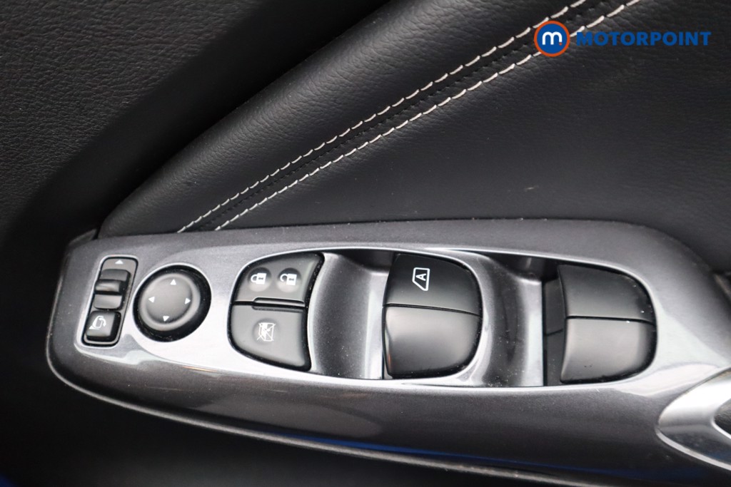 Nissan Juke N-Connecta Automatic Petrol SUV - Stock Number (1537823) - 16th supplementary image