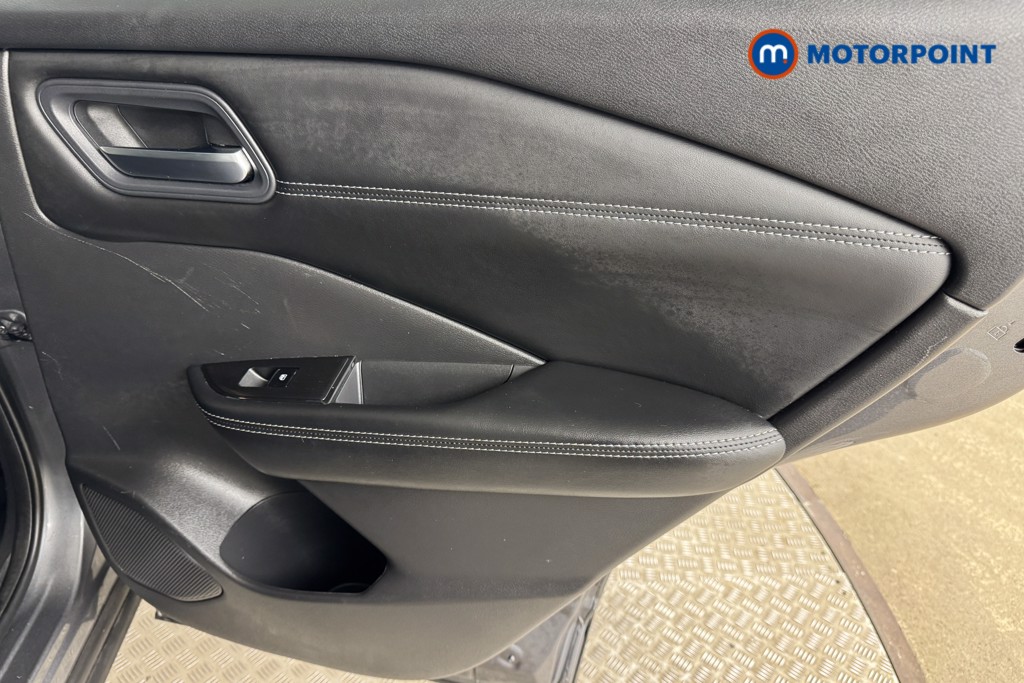 Nissan Qashqai Acenta Premium Manual Petrol SUV - Stock Number (1539719) - 16th supplementary image